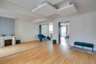Un espace élégant et confidentiel, à l’esprit parisien, parfait pour vos réunions, ateliers ou rendez-vous privilégiés. | © Les Salons Parisiens